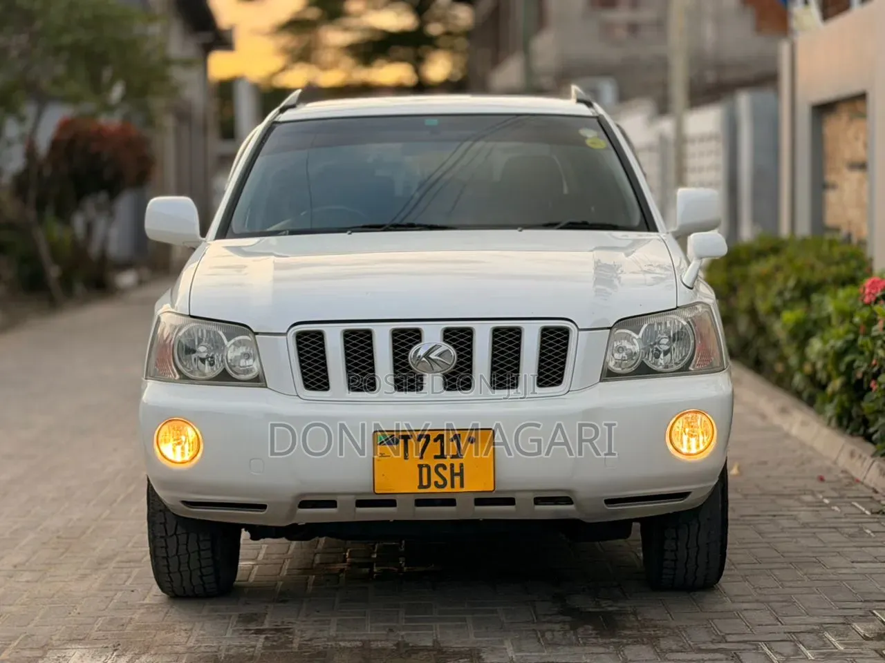 Toyota Kluger 2005 White