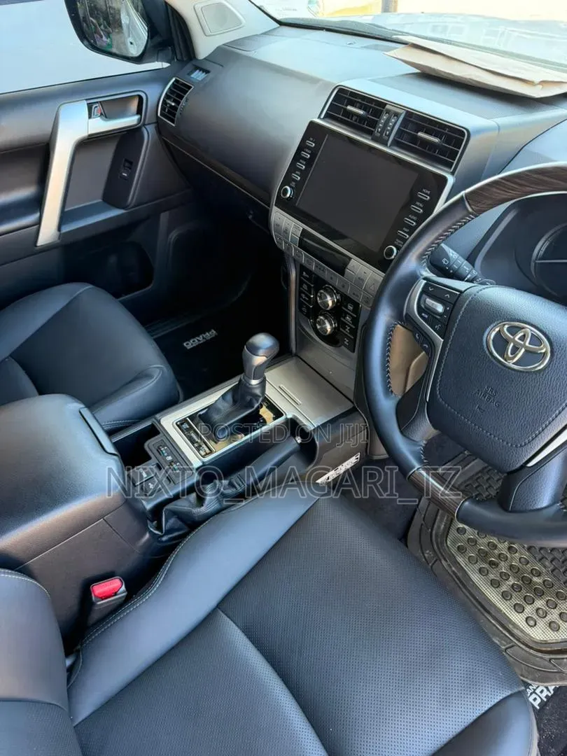 Toyota Land Cruiser Prado 2023 White