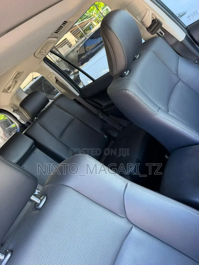 Toyota Land Cruiser Prado 2023 White
