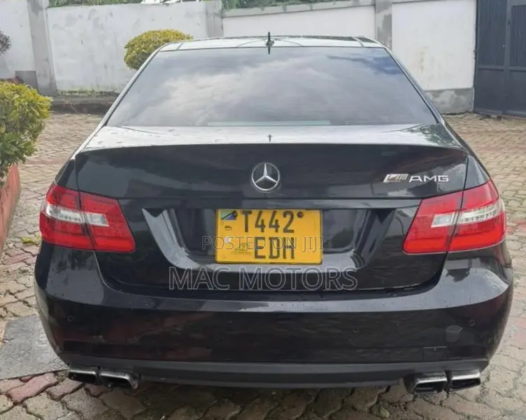 Mercedes-Benz E200 2010 Black