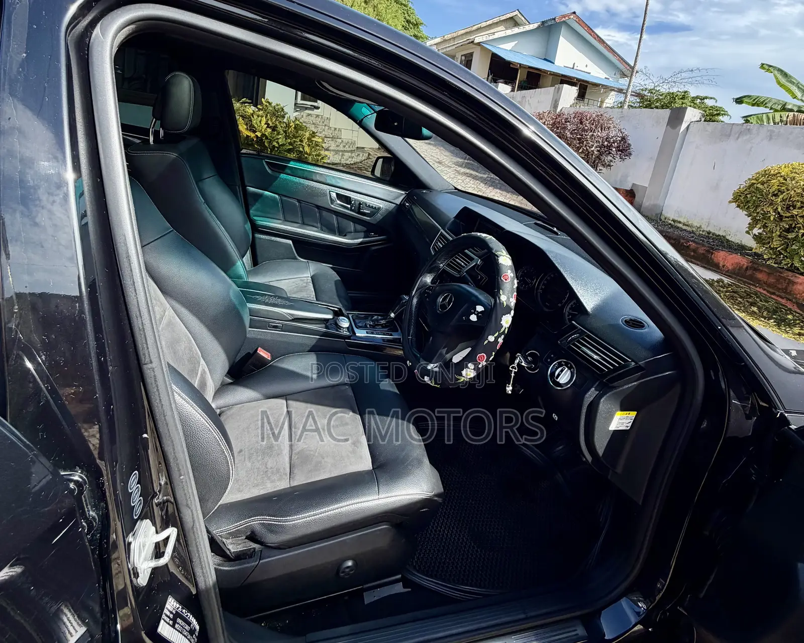 Mercedes-Benz E200 2010 Black
