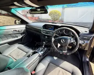 Mercedes-Benz E200 2010 Black