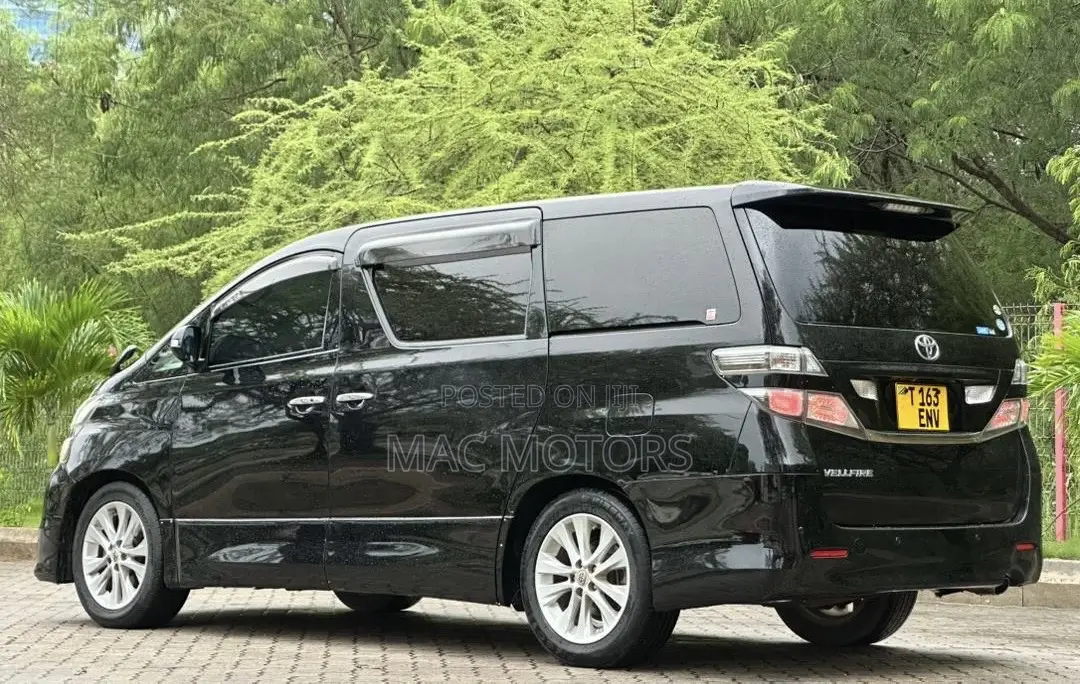 Toyota Vellfire 2010 Black