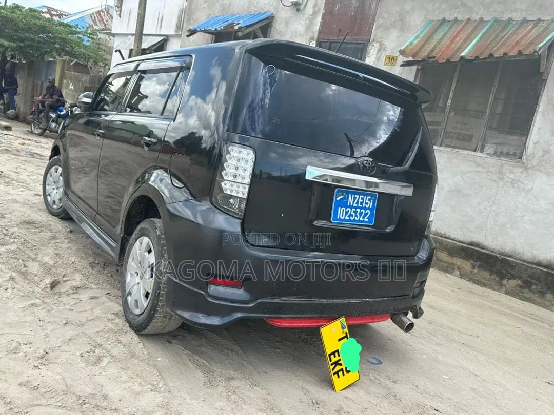 Toyota Corolla Rumion 2009 Black