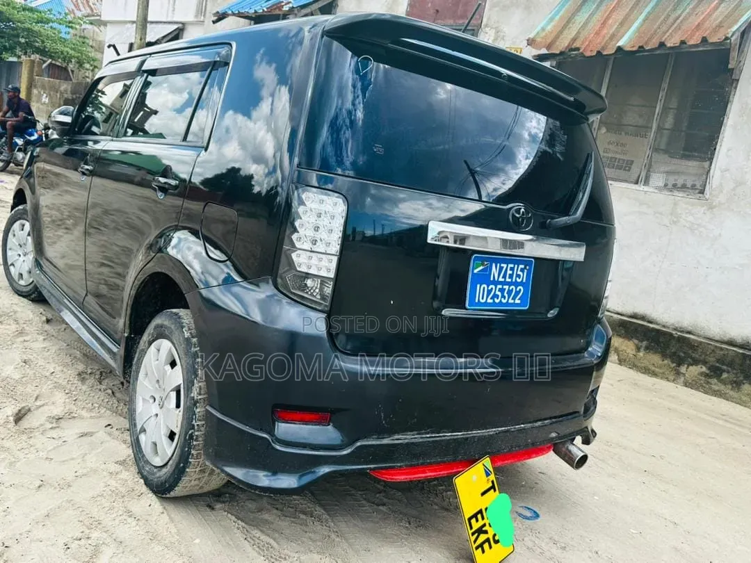 Toyota Corolla Rumion 2009 Black