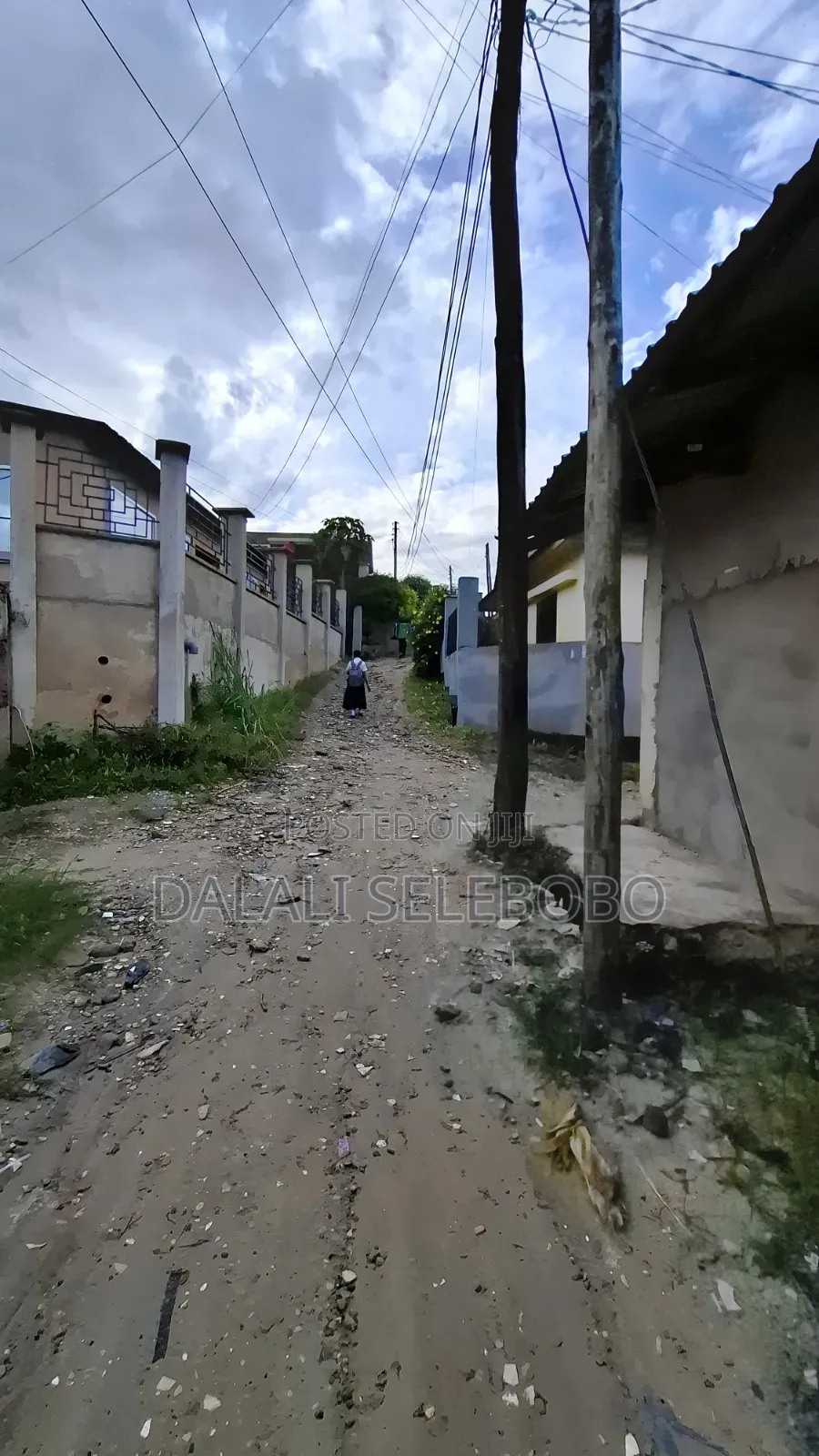 4bdrm House in Mawasiliano Ubungo, Sinza for sale