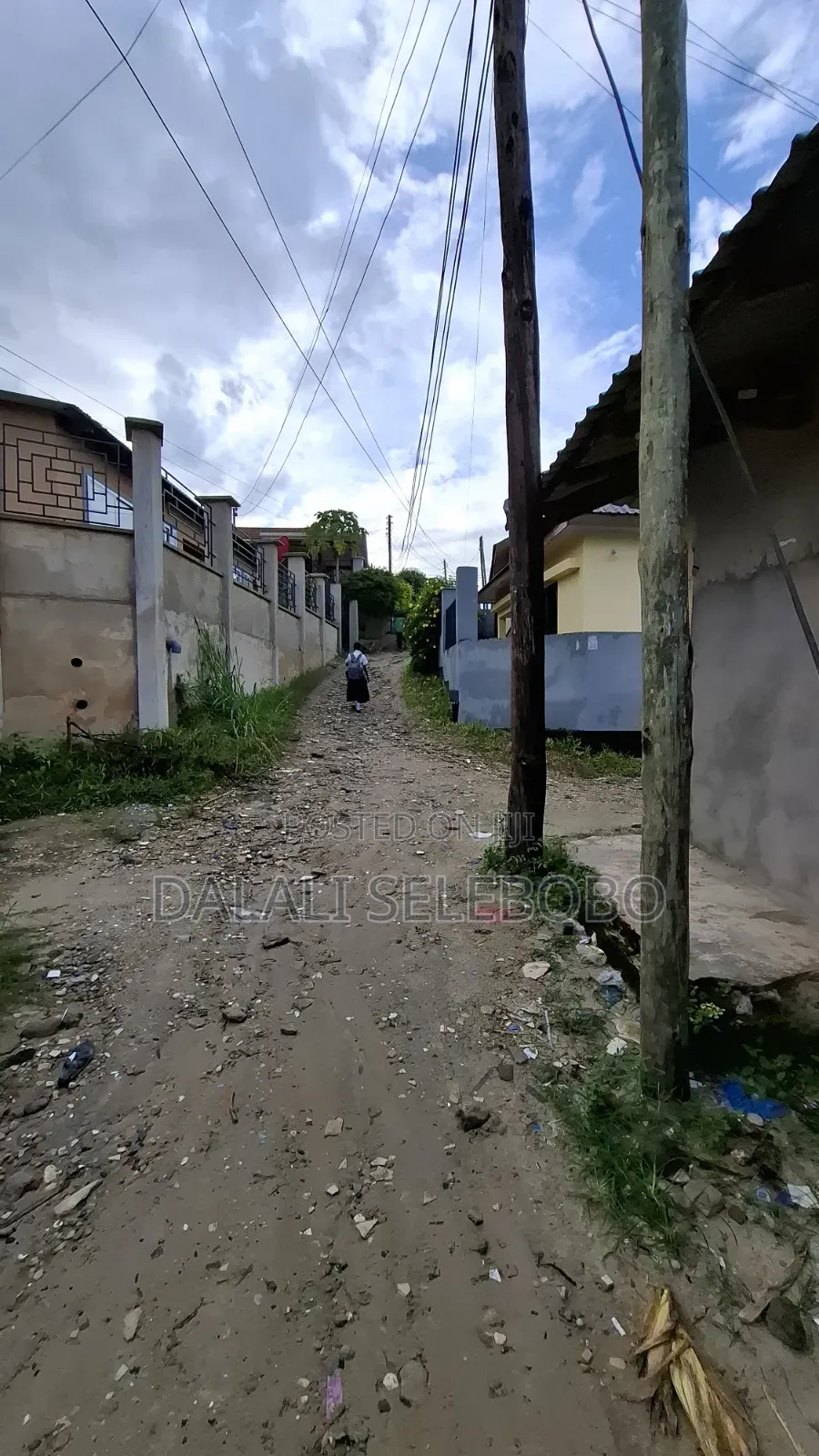 4bdrm House in Mawasiliano Ubungo, Sinza for sale