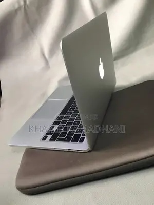 Laptop Apple MacBook Pro 2015 8GB Intel Core i5 SSD 128GB