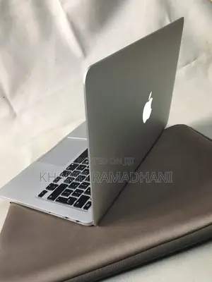 Laptop Apple MacBook Pro 2015 8GB Intel Core i5 SSD 128GB