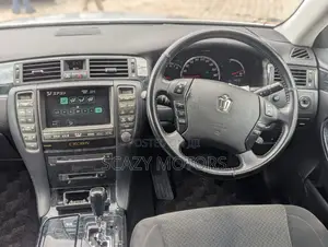 Toyota Crown 2006 Silver