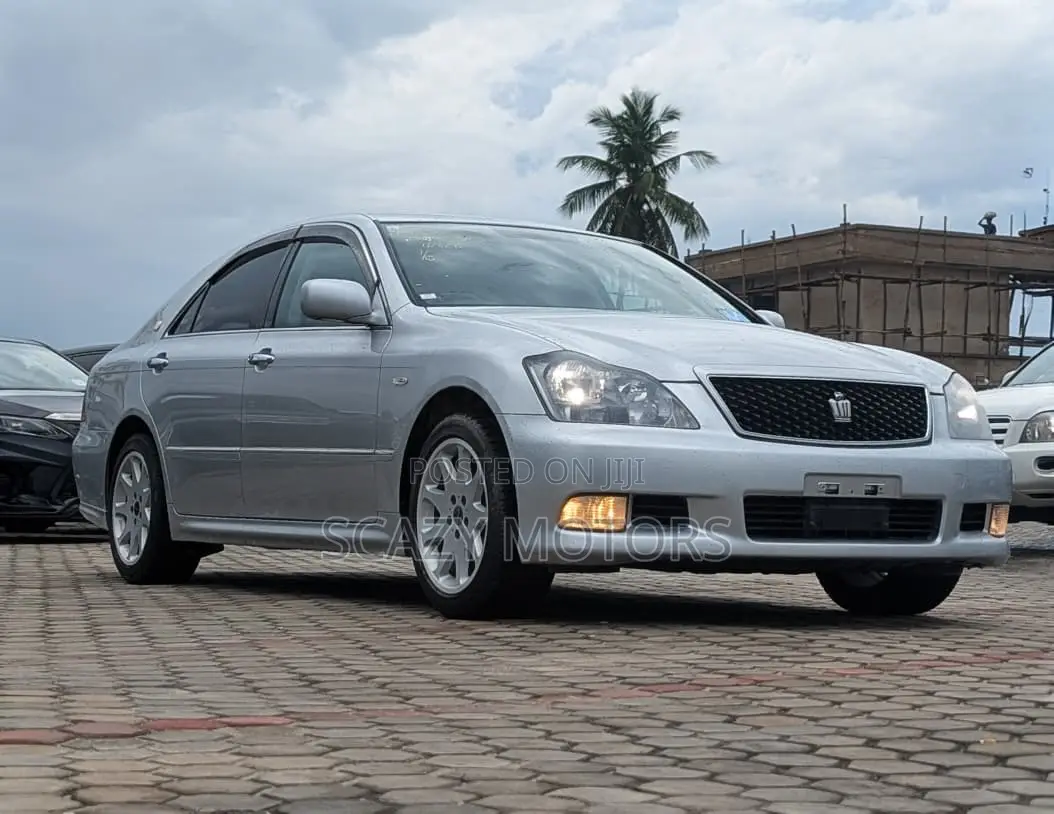 Toyota Crown 2006 Silver