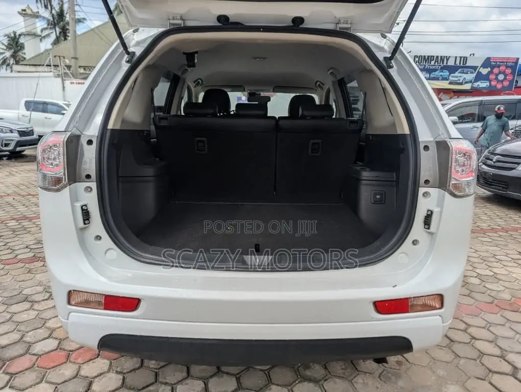 Mitsubishi Outlander 2005 White