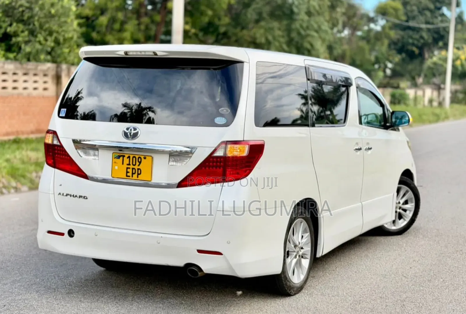 Toyota Alphard 2010 White