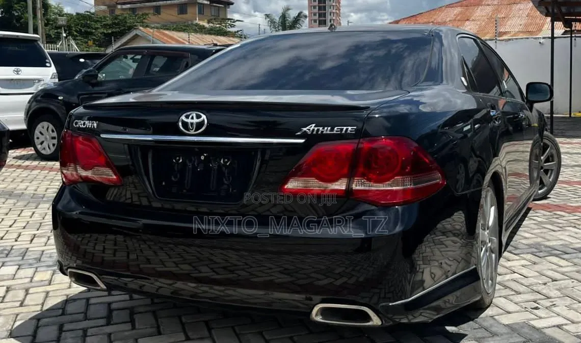 Toyota Crown 2009 Black