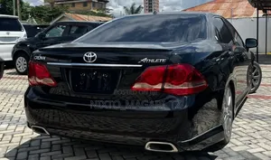 Toyota Crown 2009 Black