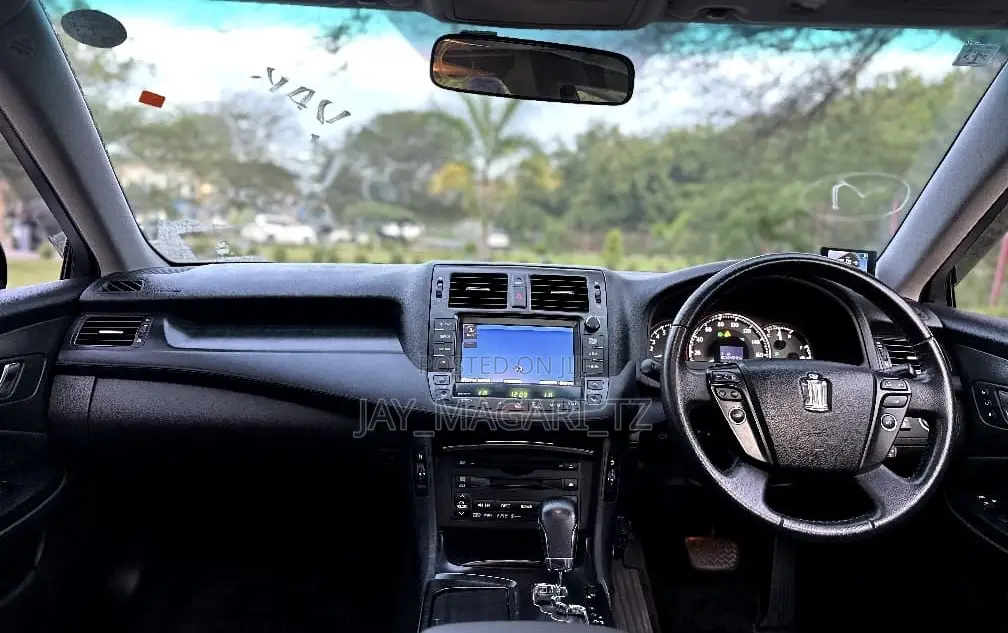 Toyota Crown 2009 Black