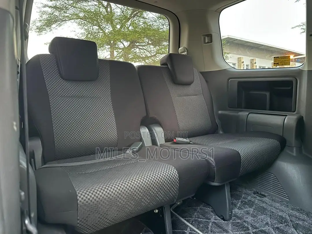 Toyota Noah 2007 Silver