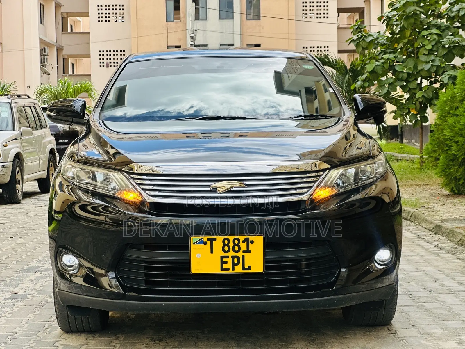 Toyota Harrier 2.0 2015 Black