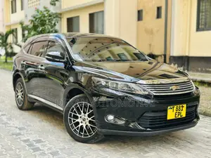 Toyota Harrier 2.0 2015 Black