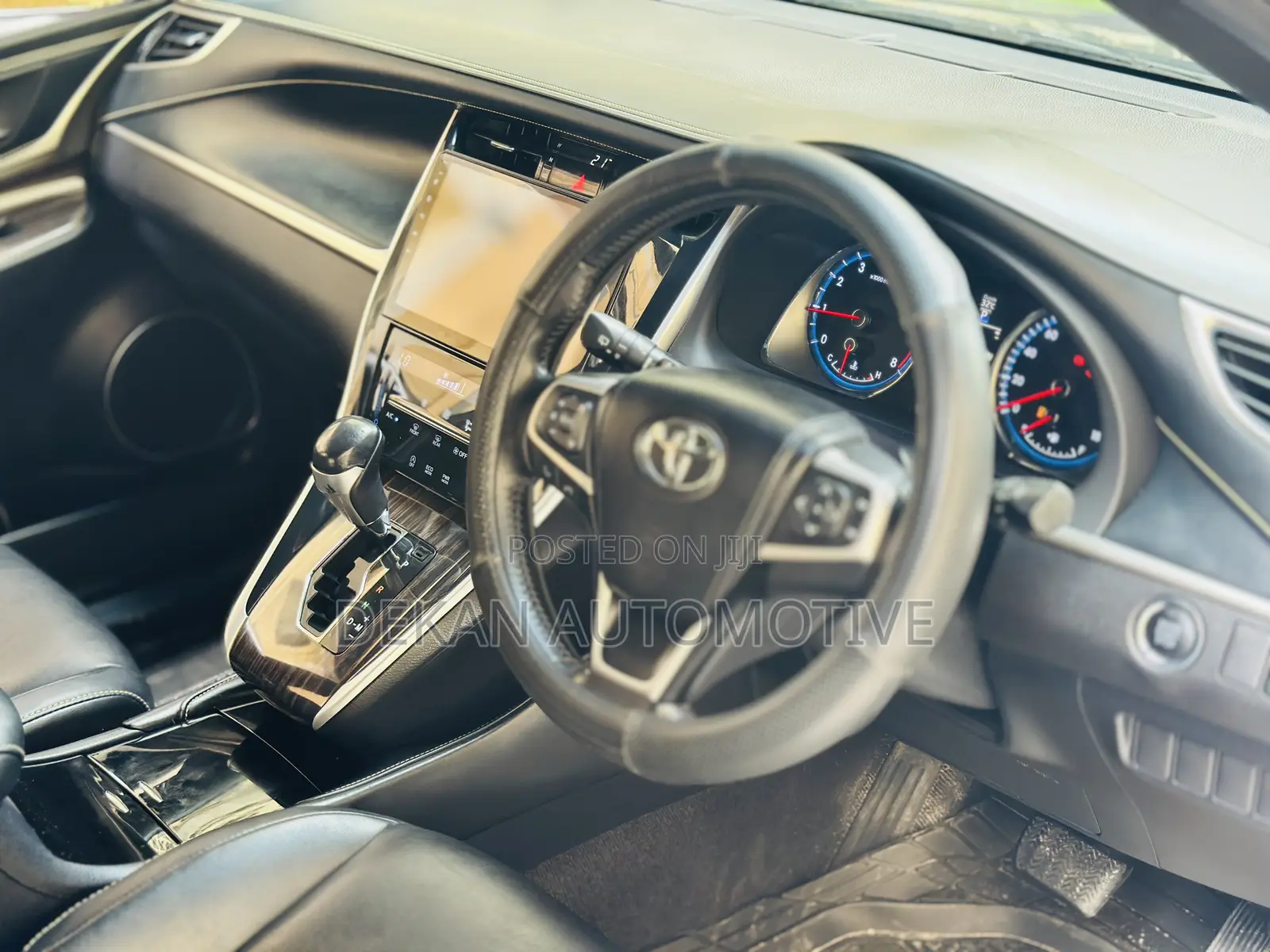 Toyota Harrier 2.0 2015 Black