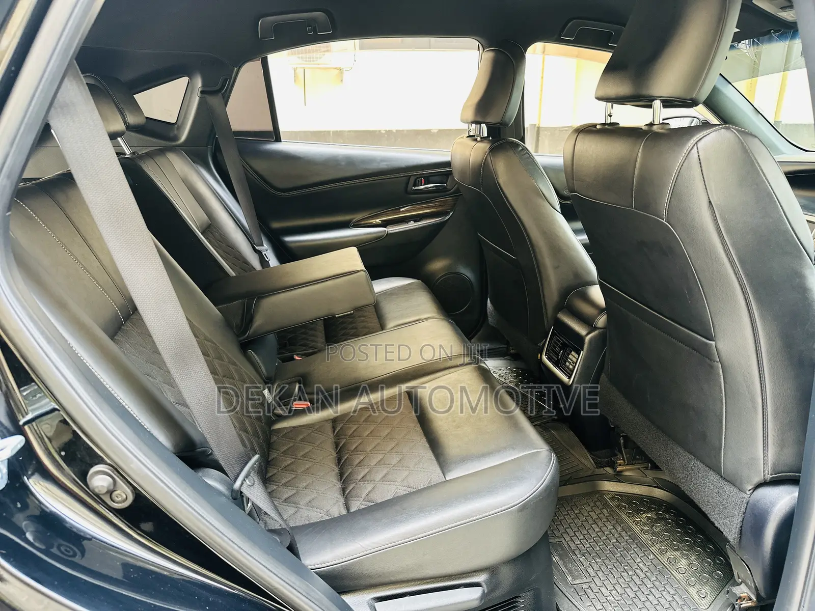 Toyota Harrier 2.0 2015 Black