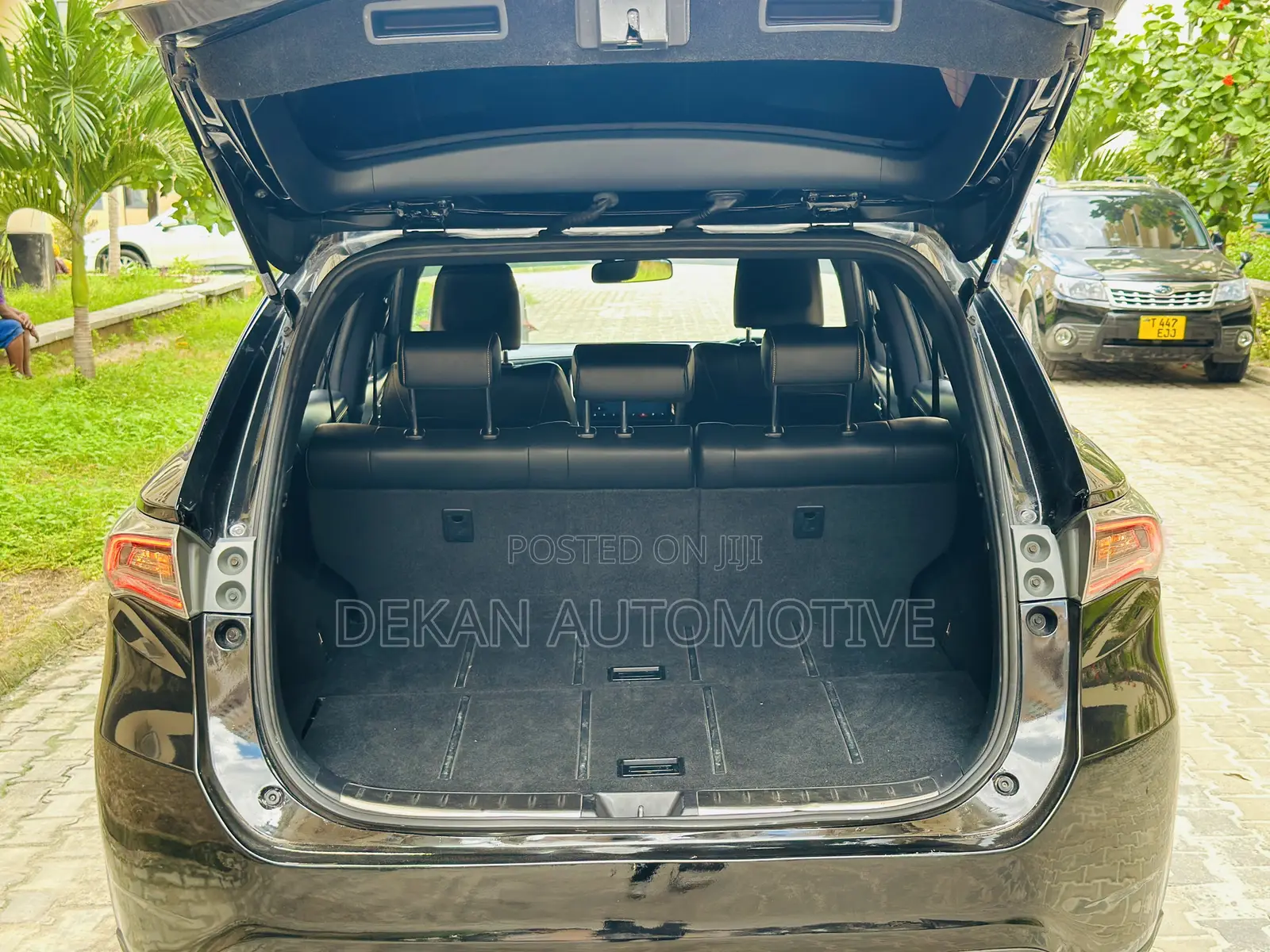 Toyota Harrier 2.0 2015 Black