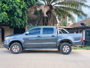 Toyota Hilux 2.5 Cab 2005 Gray