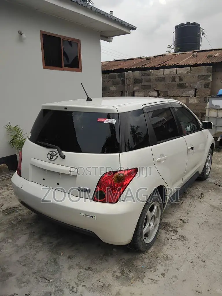 Toyota IST 2008 Pearl