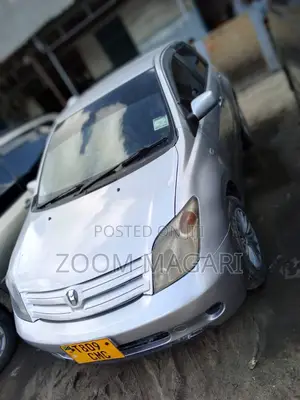 Toyota IST 2006 Silver