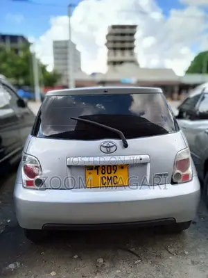 Toyota IST 2006 Silver