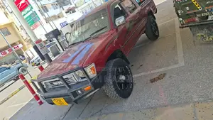 Toyota Hilux 2004 Red