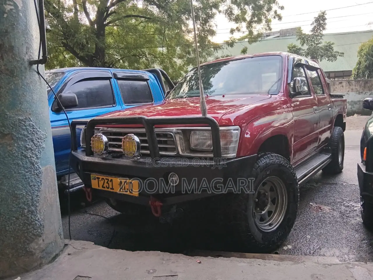 Toyota Hilux 2004 Red