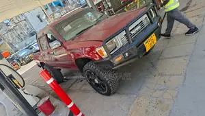 Toyota Hilux 2004 Red