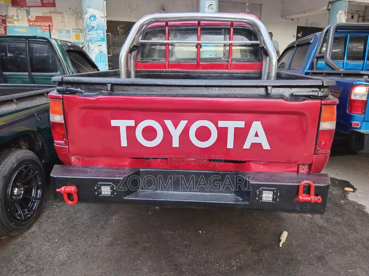 Toyota Hilux 2004 Red