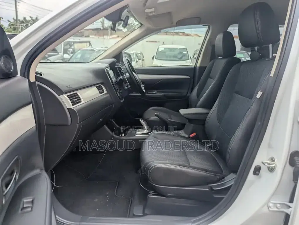 Mitsubishi Outlander 2.4 PHEV AWD 2015 White