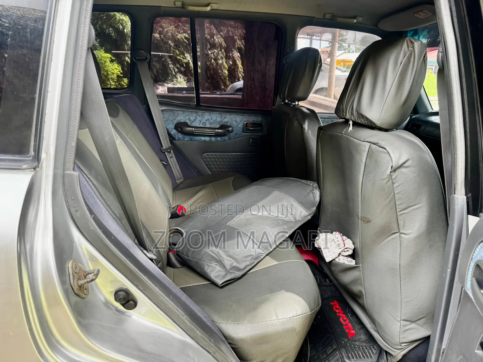 Toyota RAV4 1999 Silver
