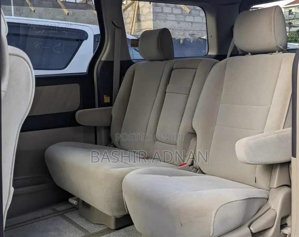 Toyota Alphard 2.4 Petrol FWD 2007 Pearl