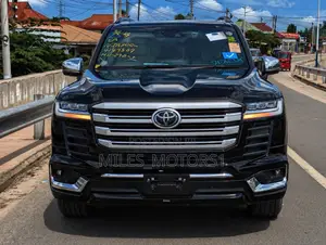 Toyota Land Cruiser 2025 Black