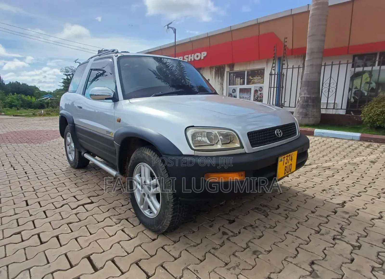 Toyota RAV4 Automatic 2000 Beige