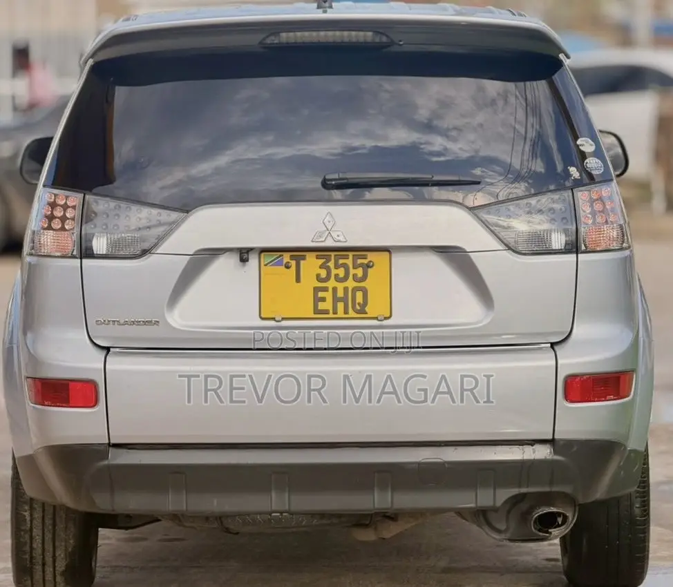 Mitsubishi Outlander 2010 Silver