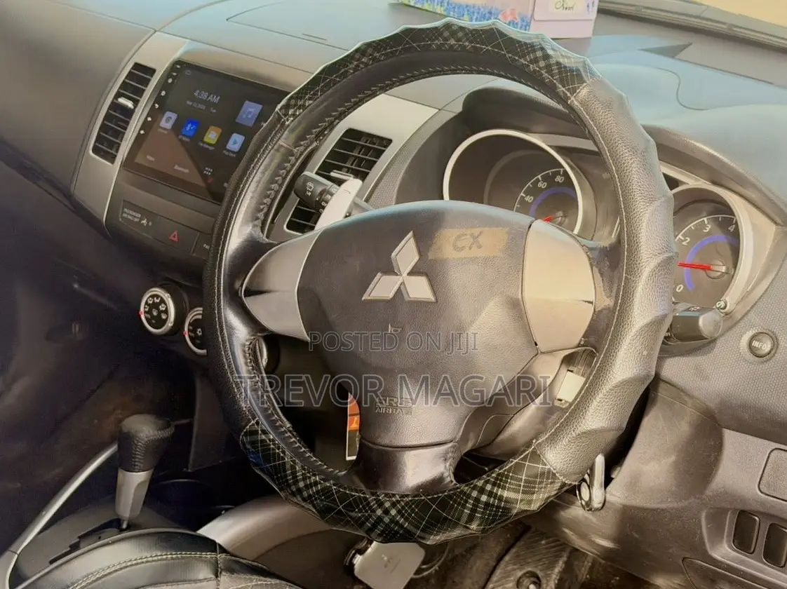 Mitsubishi Outlander 2010 Silver