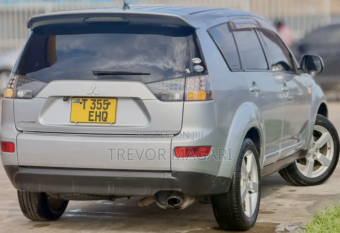 Mitsubishi Outlander 2010 Silver