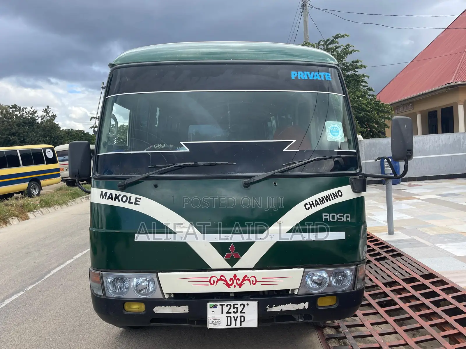 Mitsubishi Rosa 2000 Green