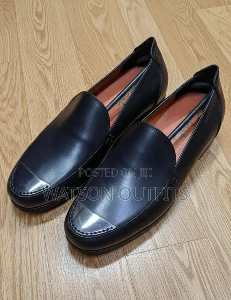 Clarks Totally and Classically Branded Men's New Shoes Materials Nice