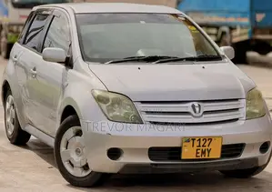 Toyota IST 2004 Silver