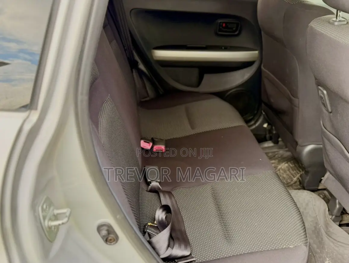 Toyota IST 2004 Silver