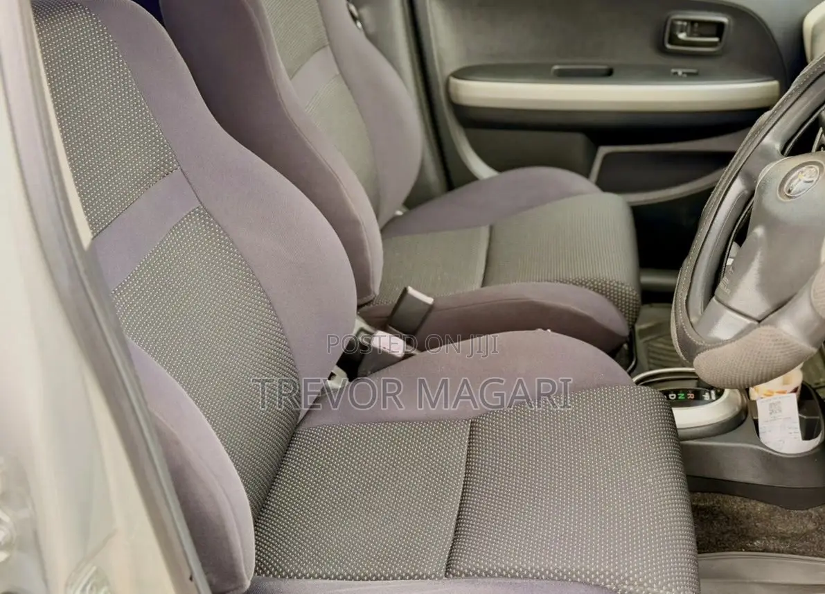 Toyota IST 2004 Silver