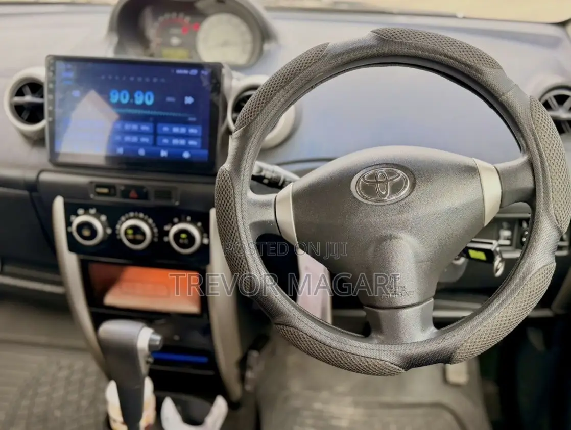Toyota IST 2004 Silver