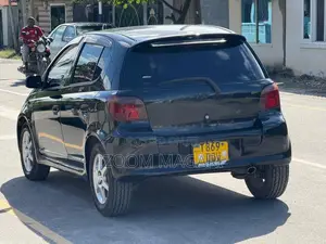 Toyota Vitz 2002 Black