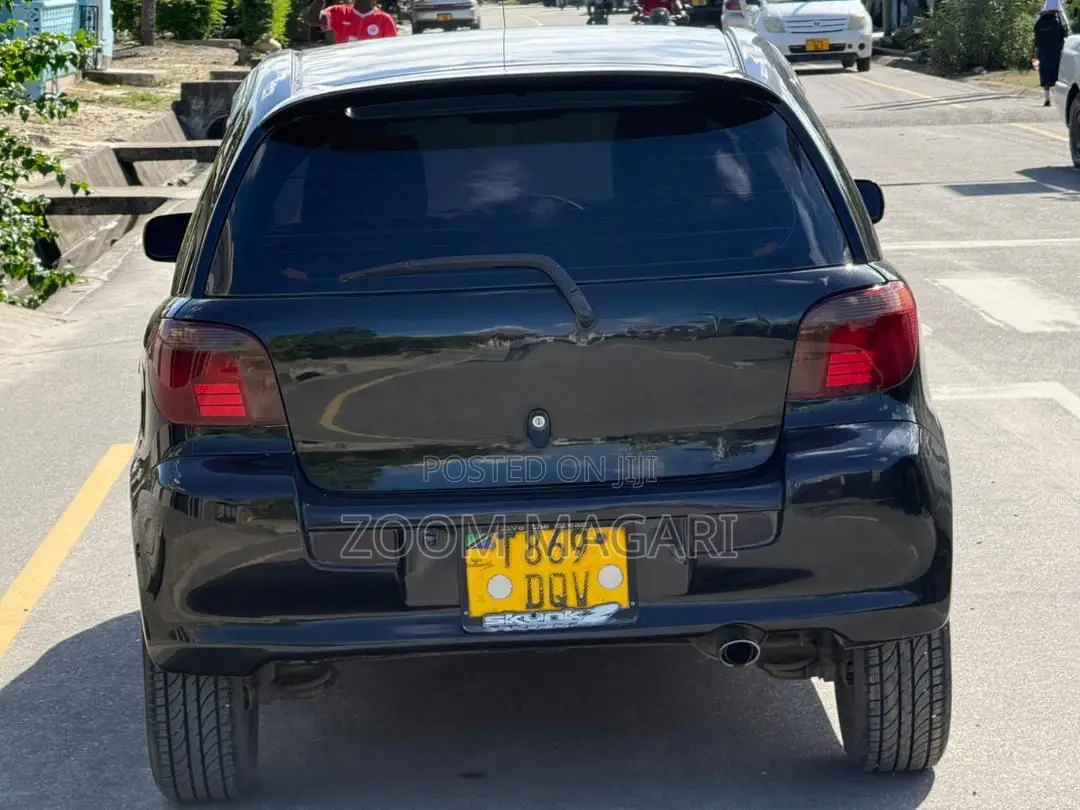 Toyota Vitz 2002 Black